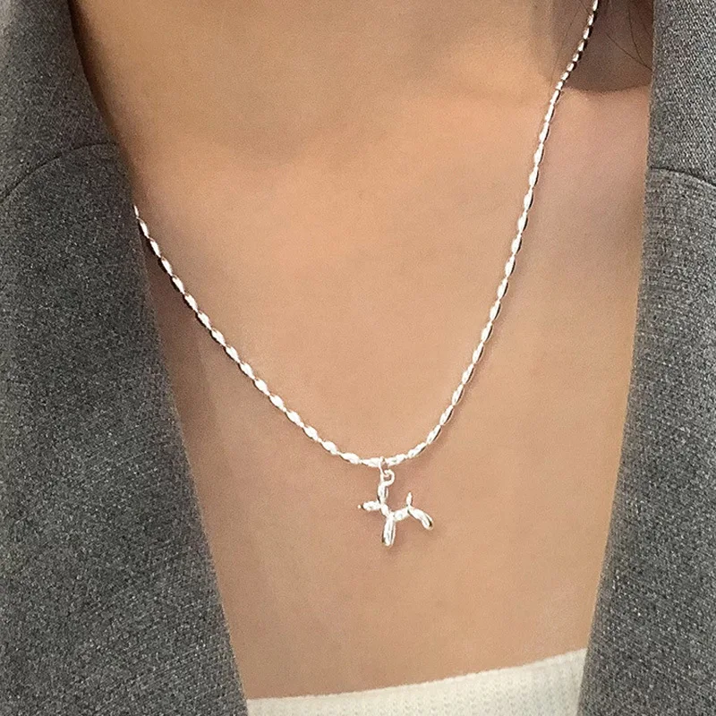 Ballon Hond Ketting Dames | Goud of Zilver Collier | Trendy Dierenhanger Sieraad | Modieuze Hondenketting | Origineel Cadeau voor Vrouwen | Voor Feest, Dagelijks, Party & Geschenk | Fashion Statement Accessoire - Image 2