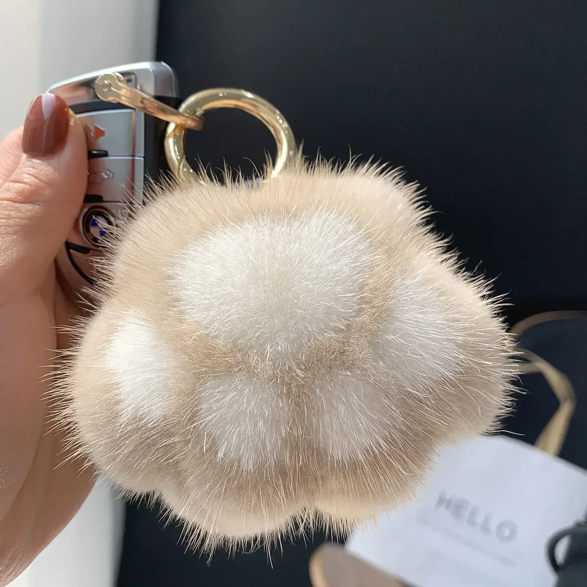 Schattige kattenpoot sleutelhanger | Pluche tas hanger | Imitatie nerts vacht | Decoratief accessoire voor tas, autosleutel of rugzak | Perfect cadeau voor meisjes - Image 2
