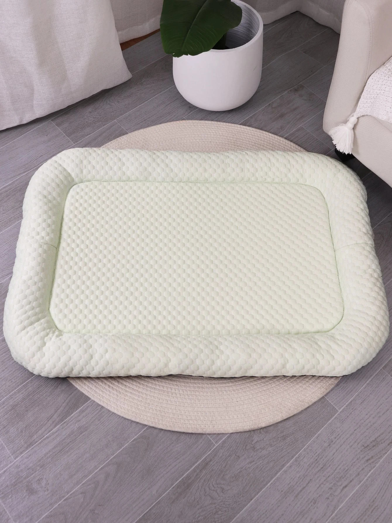Superzacht IJszijde Hondenbed | Traagschuim Ondersteuning | Wasbaar & Ademend | Verschillende Maten | Koel & Comfortabel | Geschikt Voor Kleine/Middelgrote Honden | Antislip Bodem - Image 12