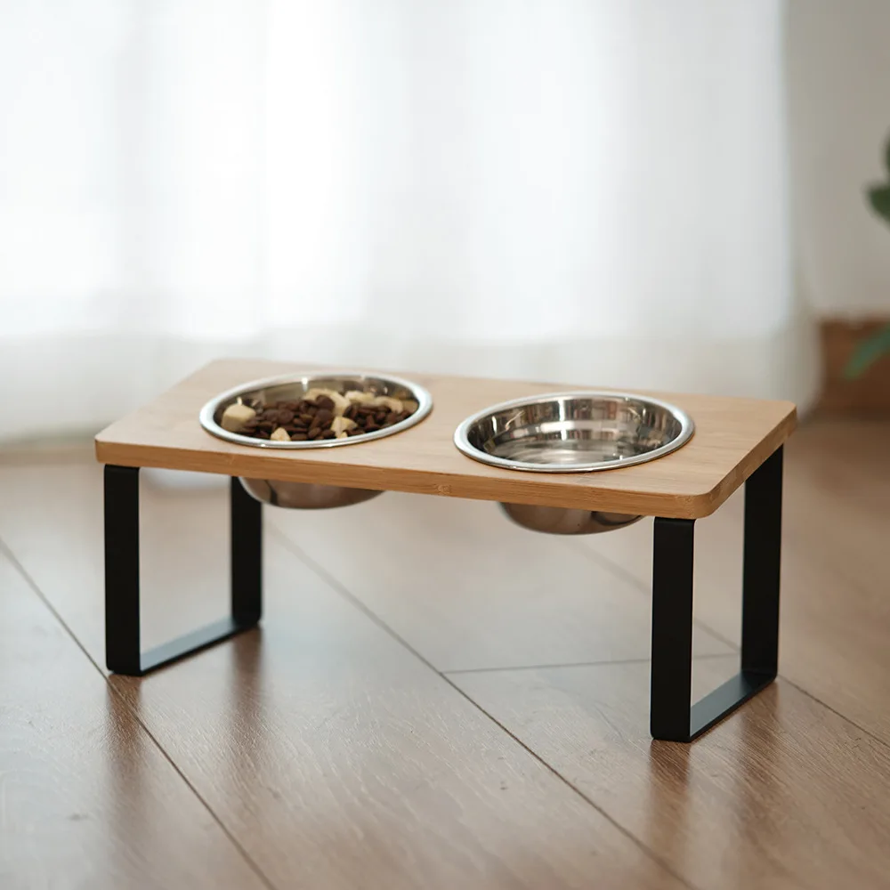 DinePaws Dubbele Voerbakken voor Katten en Kleine Honden | RVS Kommen met Houten en Bamboe Voet | Ergonomisch en Makkelijk Schoon te Maken - Image 4