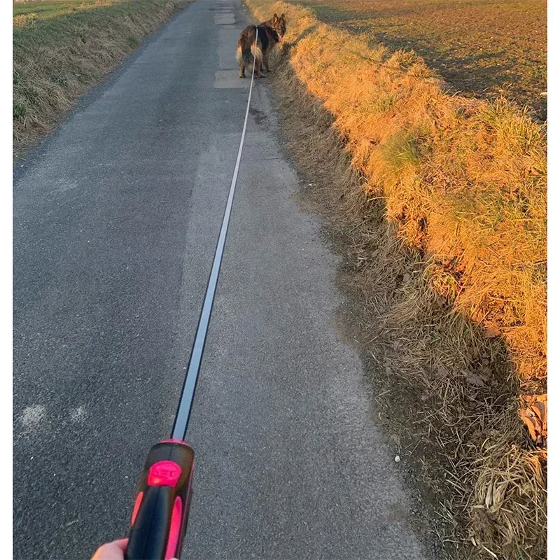 FlexiWalk Hondenlijn | Verstelbaar 3m, 5m, 8m | Geschikt voor Honden tot 50kg | Duurzaam Nylon & ABS | Comfortabele Grip - Image 5