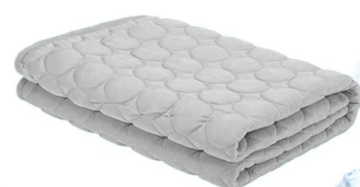 FrostPaw koelmat voor huisdieren | Zelfkoelende mat zonder gel of giftige stoffen | Directe verkoeling voor hond en kat | Veilig en comfortabel loungen - Image 12