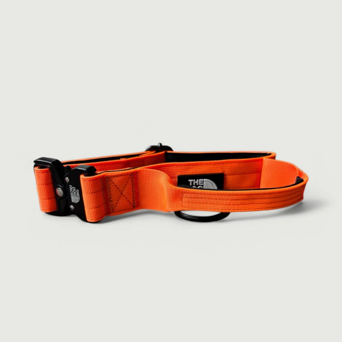 Tactische Hondenhalsband Nylon | Feloranje | Robuust & Comfort | Militair kwaliteit | Snelsluiting & Bedieningshendel | Ideaal voor Actieve Honden