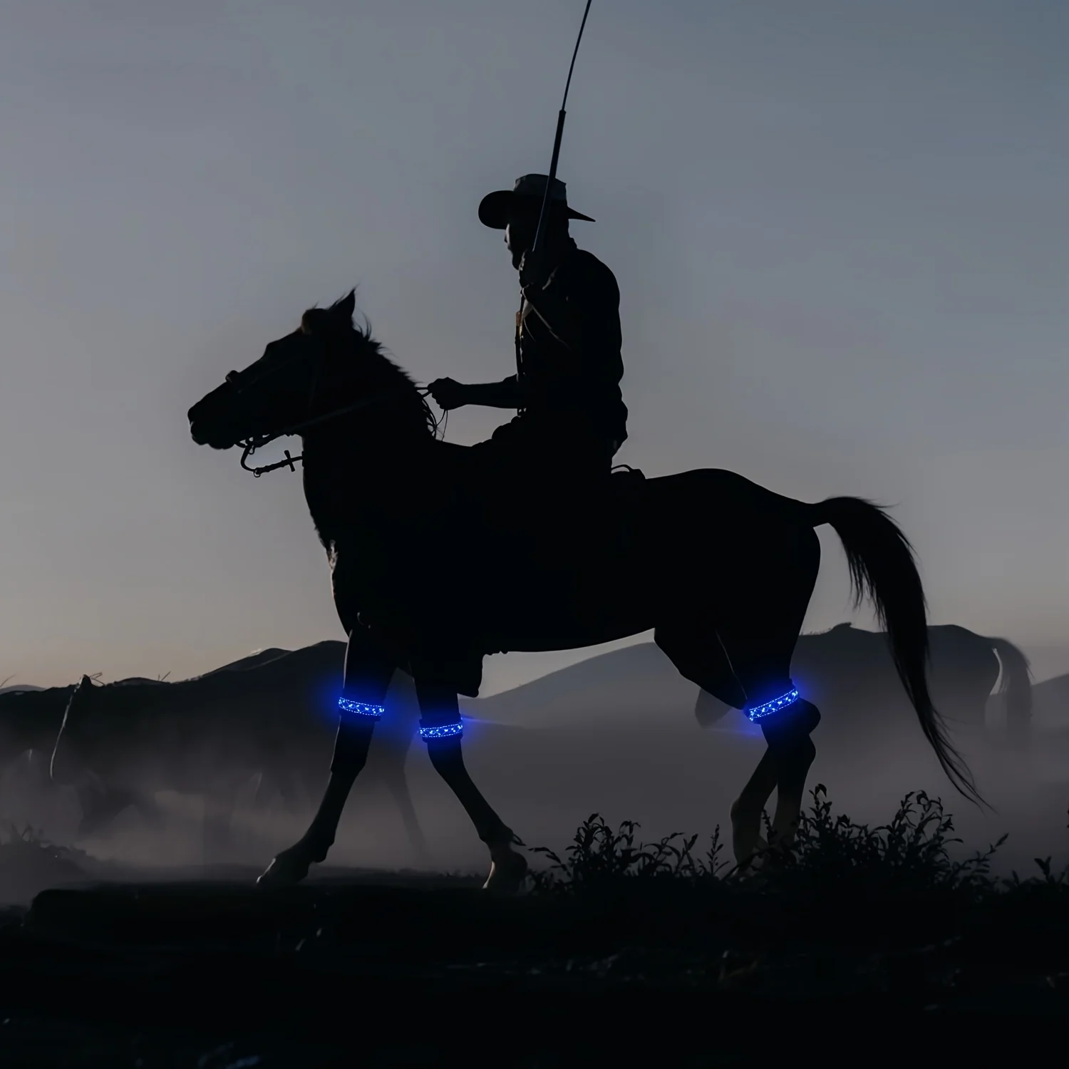 LED verlichting | Gevlochten Paard Beenbeschermers | Nacht Rijden | Veiligheid Paardrijden | Polyester | Knopcelbatterij - Image 14