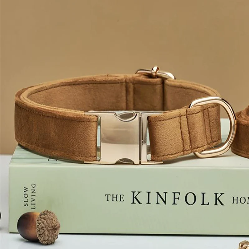 Fluwelen Hondenhalsband Ritssluitset | Gepersonaliseerd | Meerdere Kleuren | Bruin Grijs Wit | Metalen Gesp | Hondenriem | Bruiloft Geschikt - Image 7