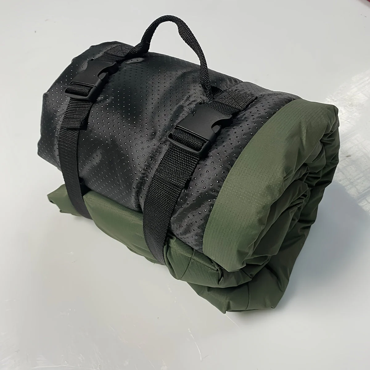 Opvouwbare Waterdichte Hondenmat 90x60 cm | Lichtgewicht Reismat van Polyester | Buitenmat Voor Hond | Gemakkelijk Schoon te Maken | Ideaal voor Camping, Wandelen en Tuin - Image 4