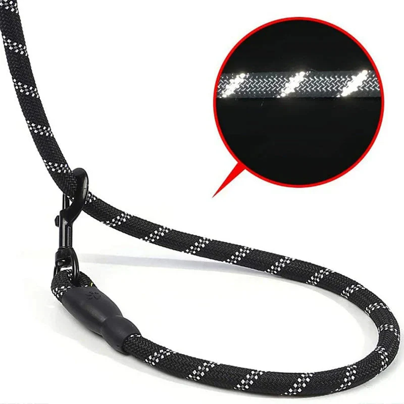 Reflecterende Veiligheidslijn | Zware Honden | Comfortabele Grip | Waterbestendig Nylon | Voor Wandelingen in Alle Seizoenen - Image 3