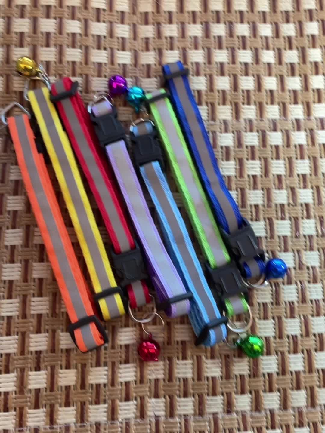 Reflecterende kattenhalsband met bel en AirTag houder | Verstelbaar nylon | Voor katten van verschillende groottes | Zichtbaar in het donker - Image 16