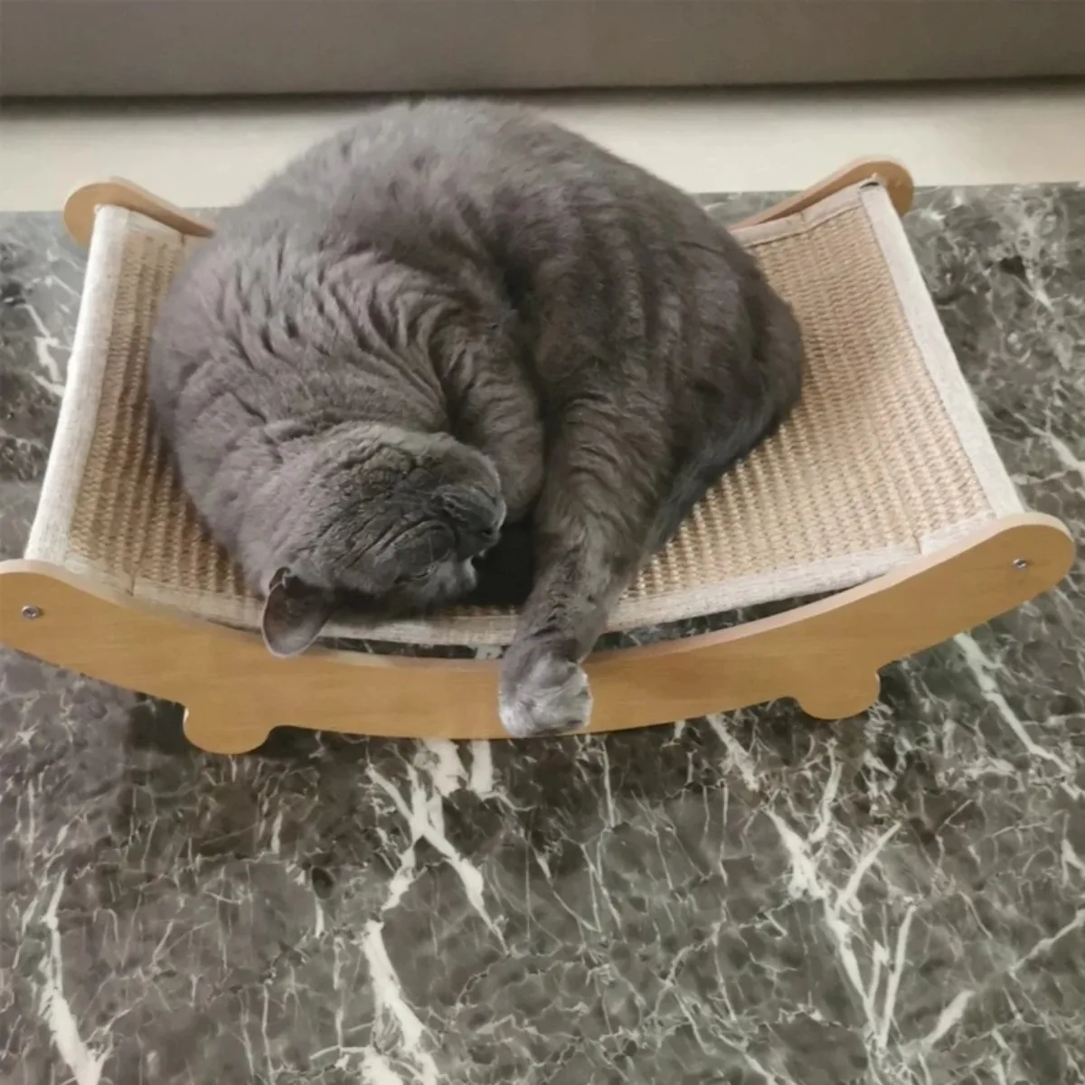 Houten Kattenklimrek | Slijtvast Sisal Krabplank | Uitneembaar Kattenbed | Kitten Speelgoed | Multifunctioneel Slaapbed | Antislip en Duurzaam | Voor Elke Seizoen | Geschikt Voor Katten Tot 6 kg - Image 3